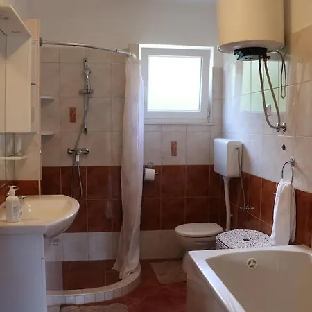Villa With Swimming Pool And Game Room Tugare Kültér fotó