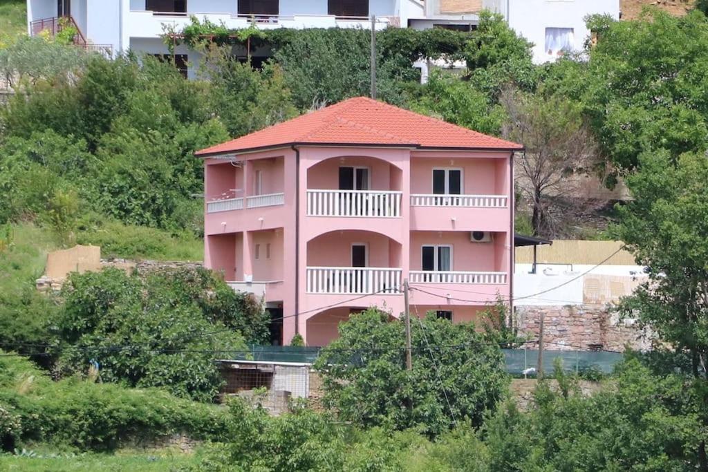 With Swimming Pool And Game Holiday home *
