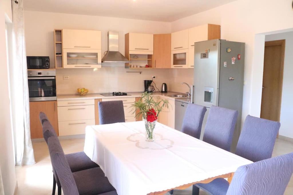 With Swimming Pool And Game Holiday home Tugare